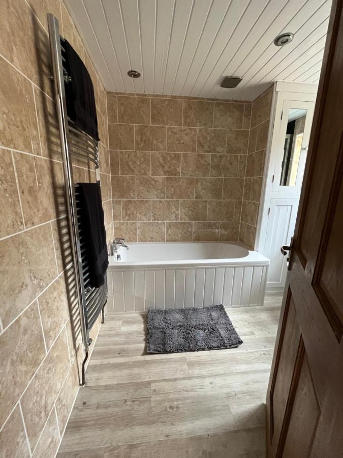 Pet Friendly Cottage Pool Екстер'єр фото